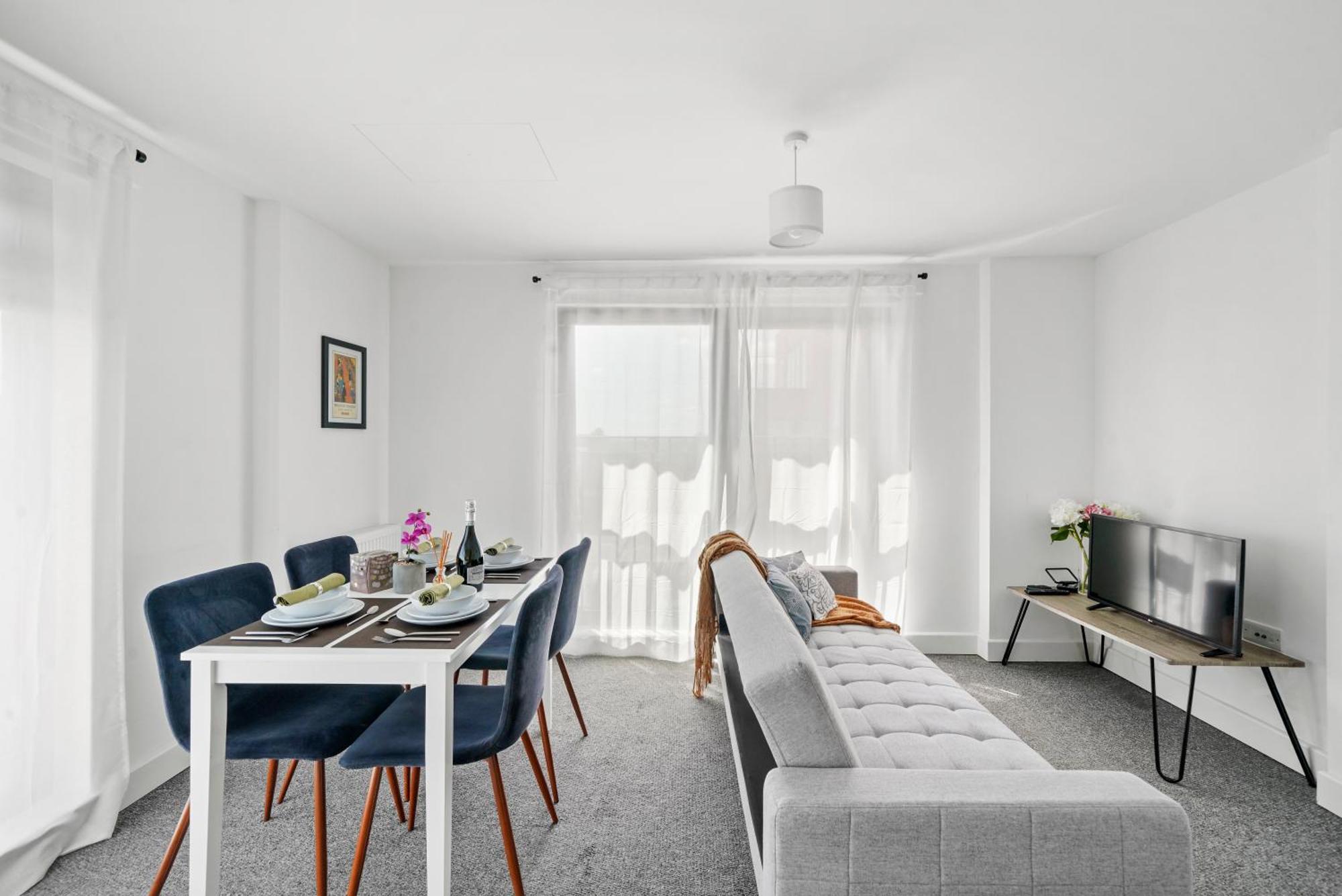 Apartment One And Two Bed Slough Near Heathrow *