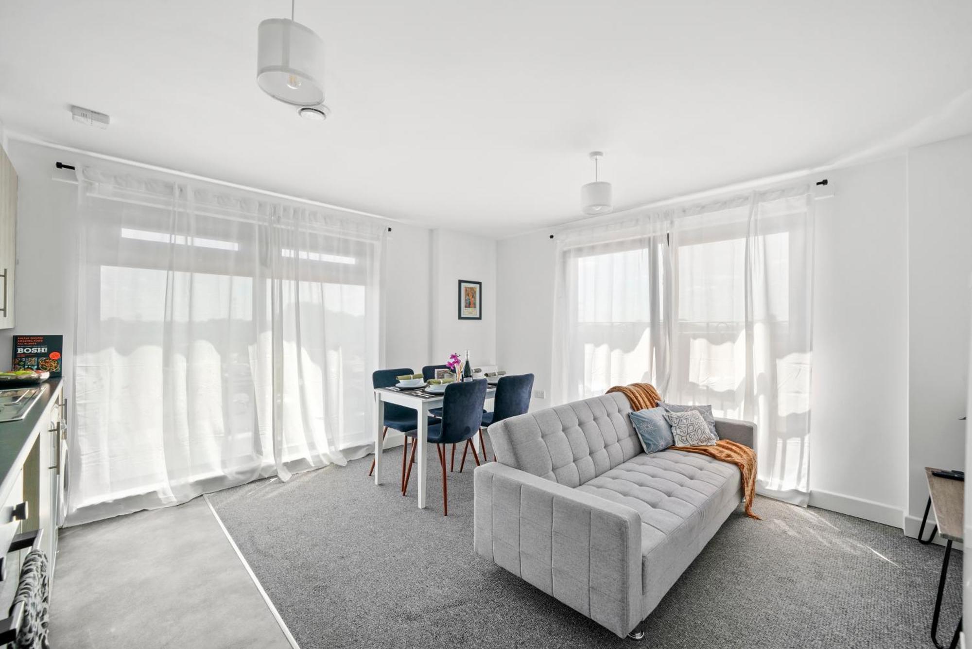 One And Two Bed Slough Near Heathrow Apartment *