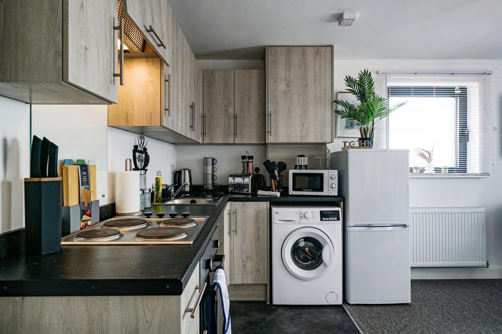 One And Two Bed Slough Near Heathrow *