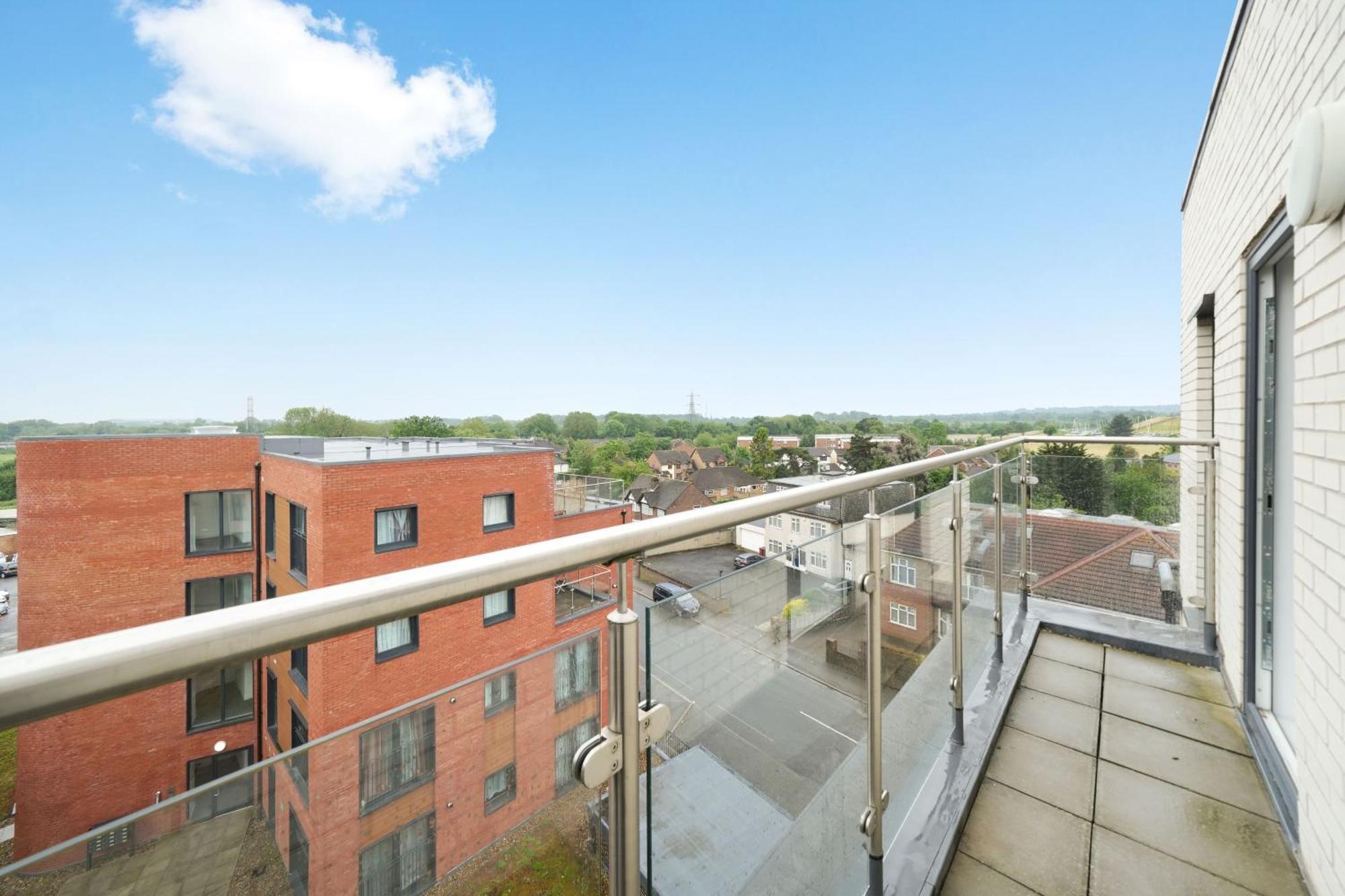 One And Two Bed Slough Near Heathrow Apartment