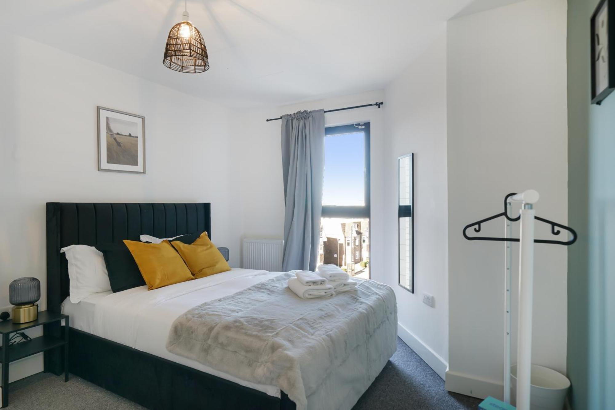 One And Two Bed Slough Near Heathrow Apartment Colnbrook