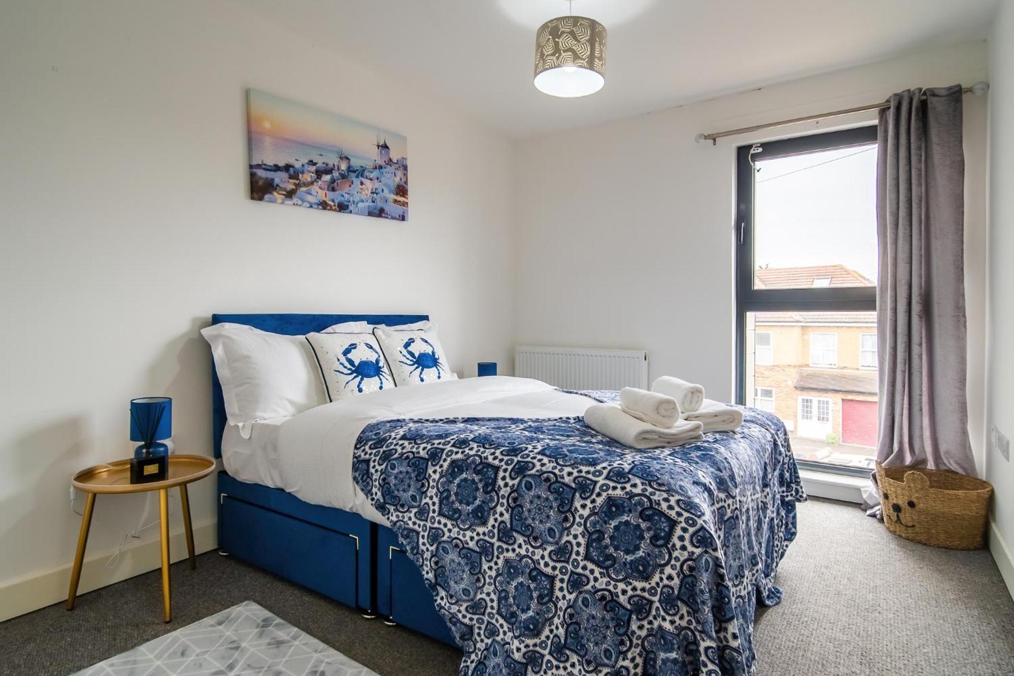 One And Two Bed Slough Near Heathrow * Colnbrook