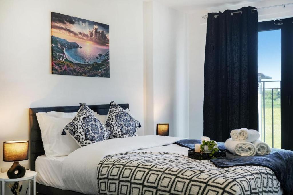 Apartment One And Two Bed Slough Near Heathrow *