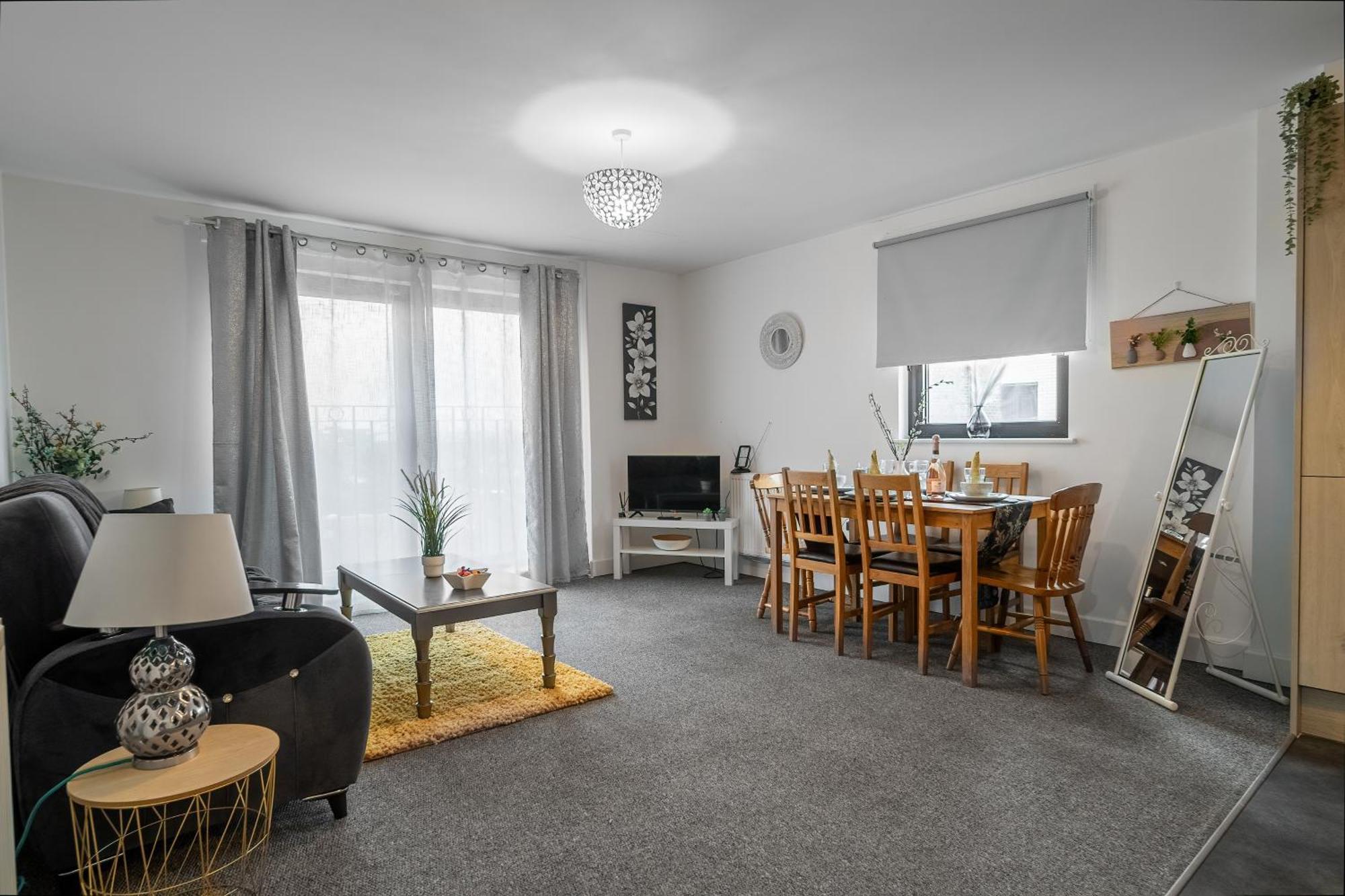 One And Two Bed Slough Near Heathrow *