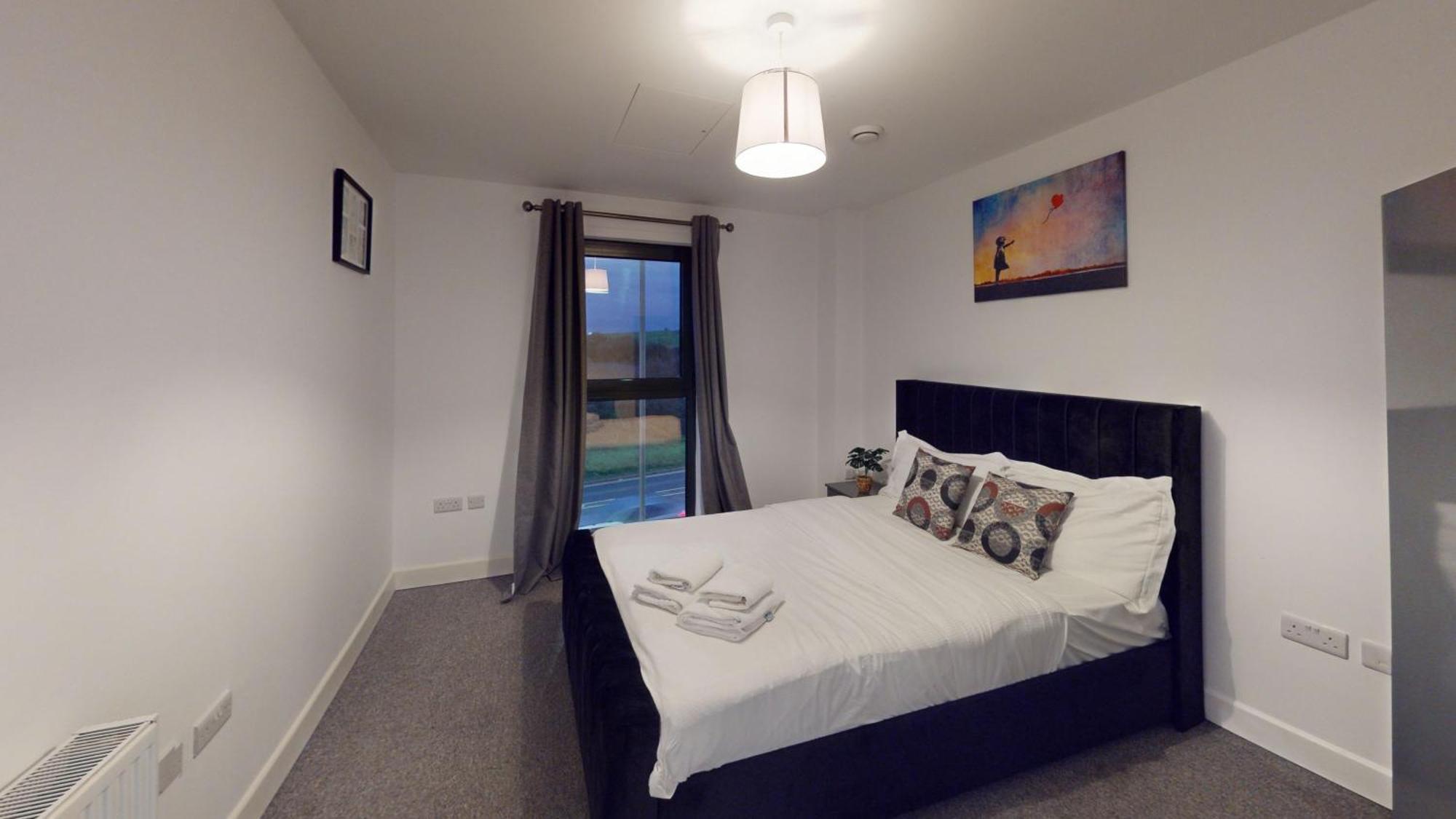 One And Two Bed Slough Near Heathrow *