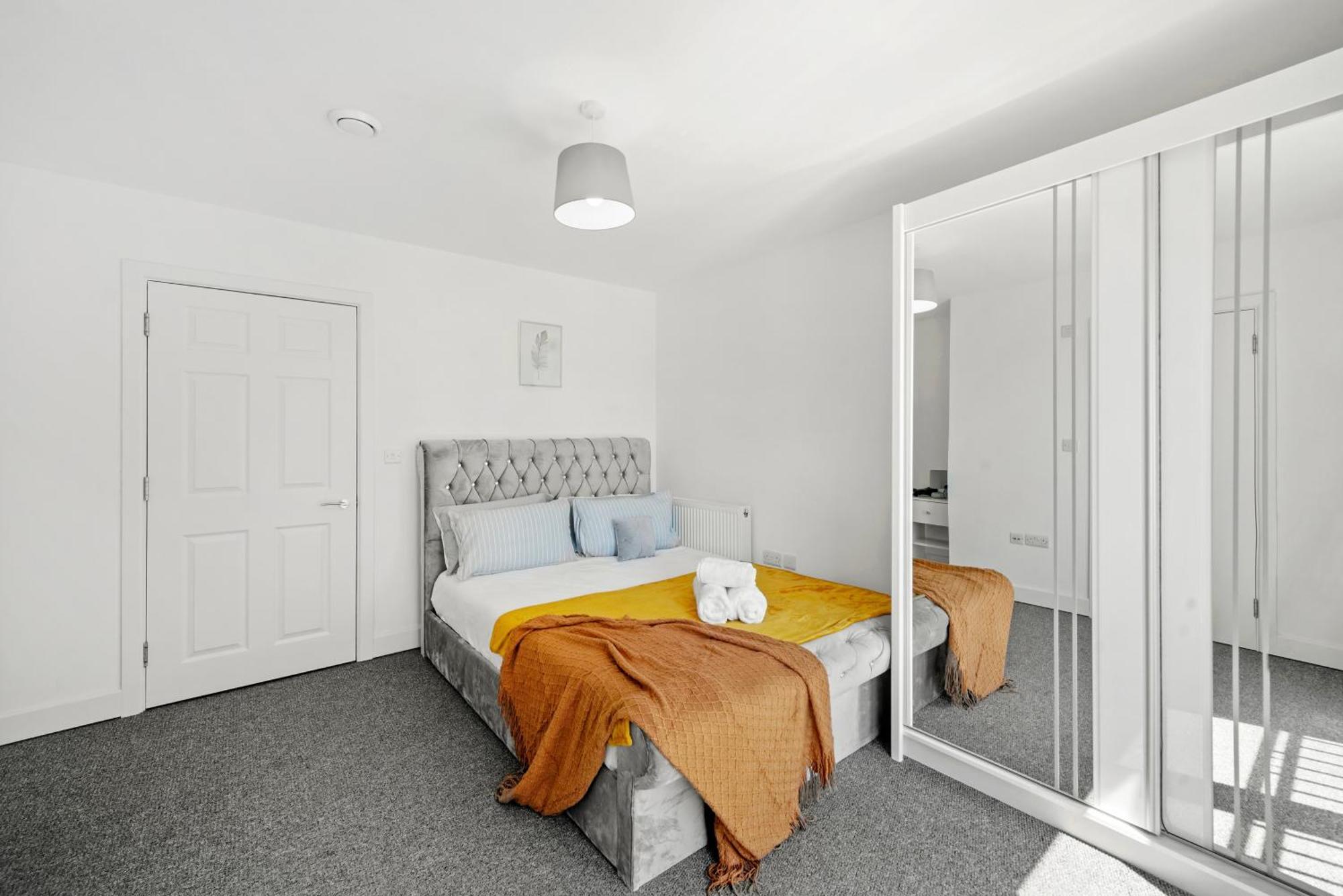 One And Two Bed Slough Near Heathrow Apartment *