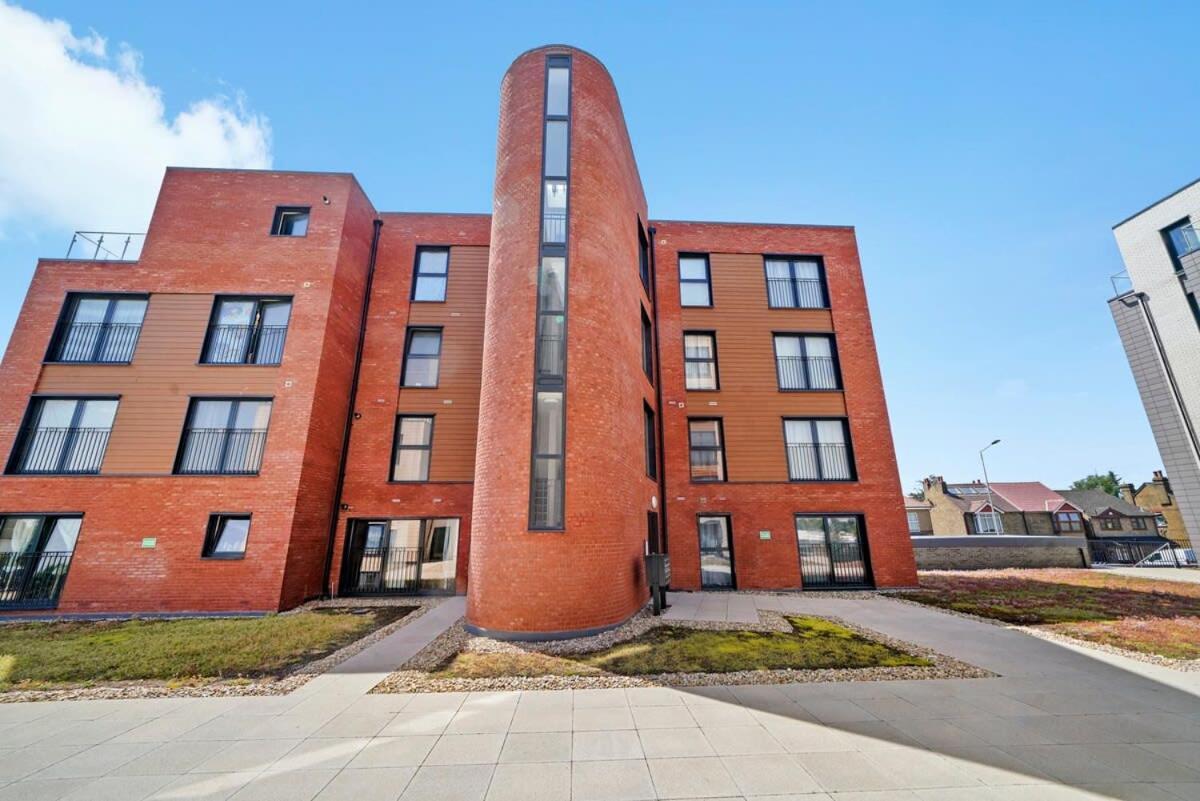 One And Two Bed Slough Near Heathrow Apartment *