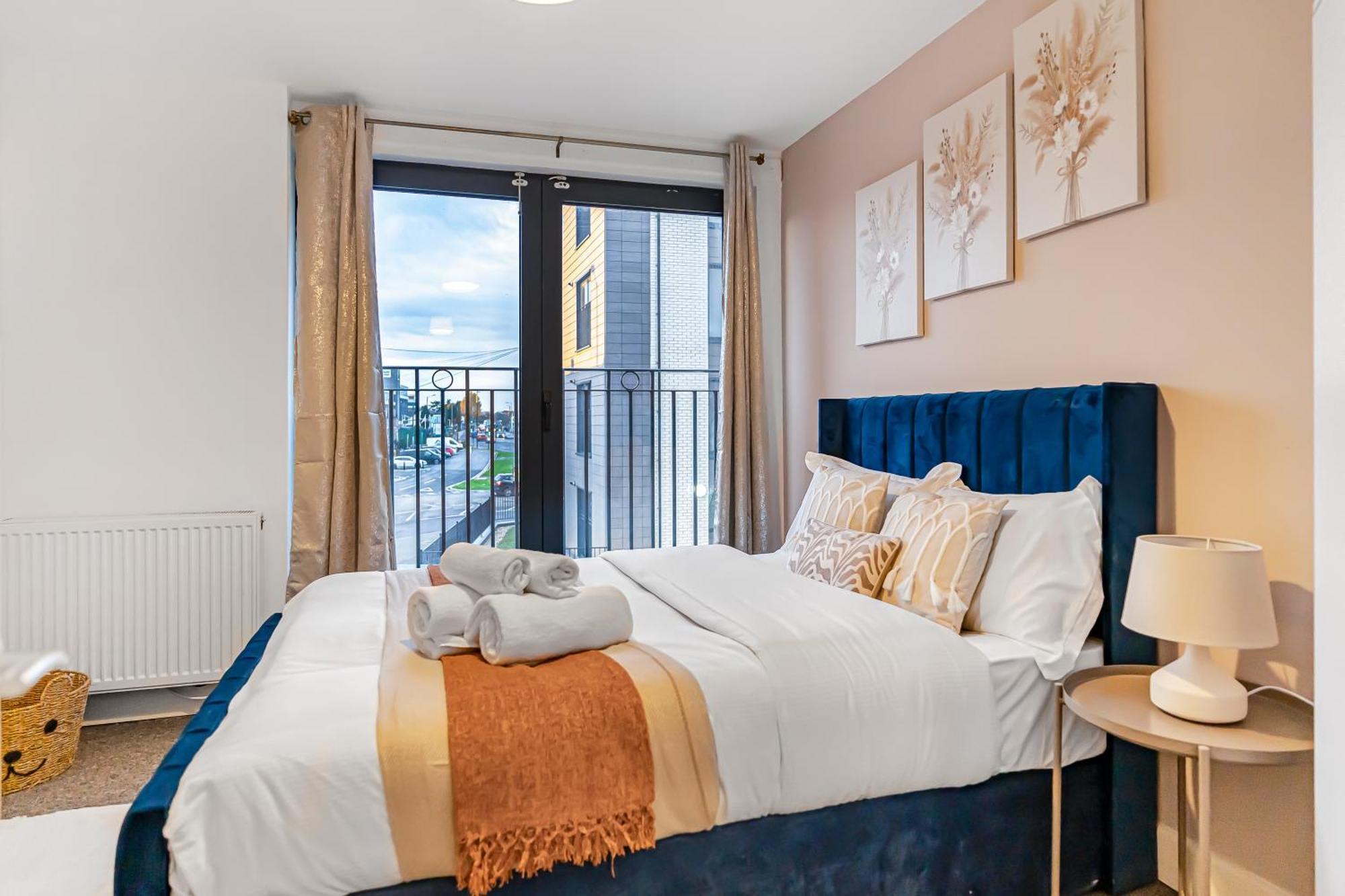 Apartment One And Two Bed Slough Near Heathrow *