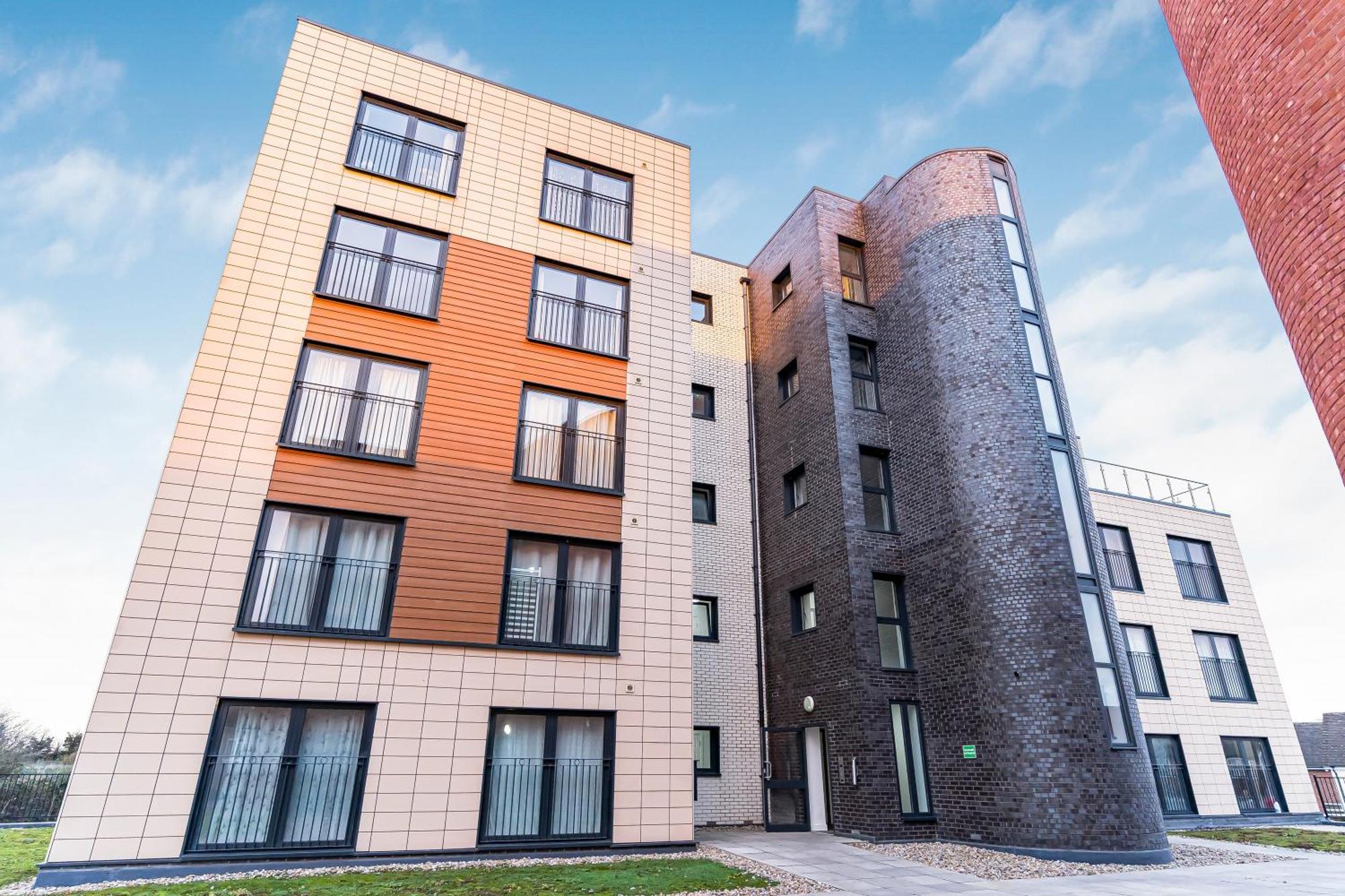 Apartment One And Two Bed Slough Near Heathrow *